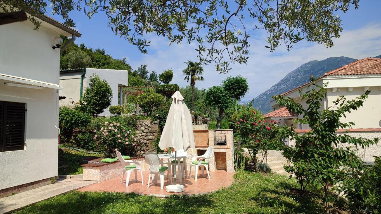 Holiday House In The Kotor Bay Esterno foto